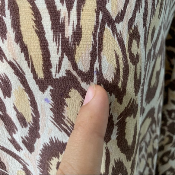 Tucker Women's Leopard Print Long Sleeve 100% Silk Blouse Size Small - Picture 4 of 14